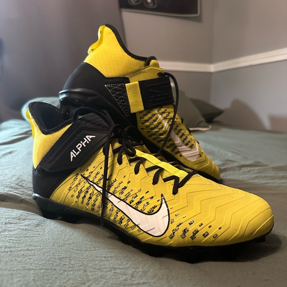Size 14M Nike Alpha Menace 2 Pro Football Cleats